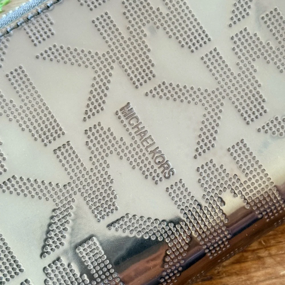 Michael Kors Silver Logo Wallet - Picture 8 of 12